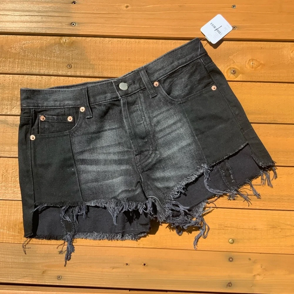 Free People Black Tonal Color Cut Off Jean Shorts  Fringe Hem Size 26 LAST PAIR